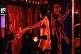 Rose mcgowan jalan menuju kekayaan (stripper) snapshot 10