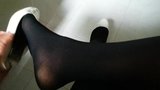 Paten putih mengepam dengan penggoda pantyhose hitam 26 snapshot 2