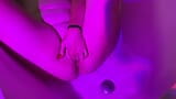 Orgasme tranquille dans le bain snapshot 3