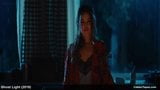 Danielle campbell y shannyn sossamon desnudas y video erótico snapshot 13