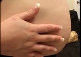 Фигуристую беременную крошку пустили паровозиком snapshot 3