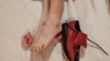 Maresa, pieds puants, chaussures rouges snapshot 9