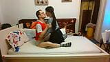 Calda studentessa scopa con il suo compagno di classe nerd in webcam snapshot 1