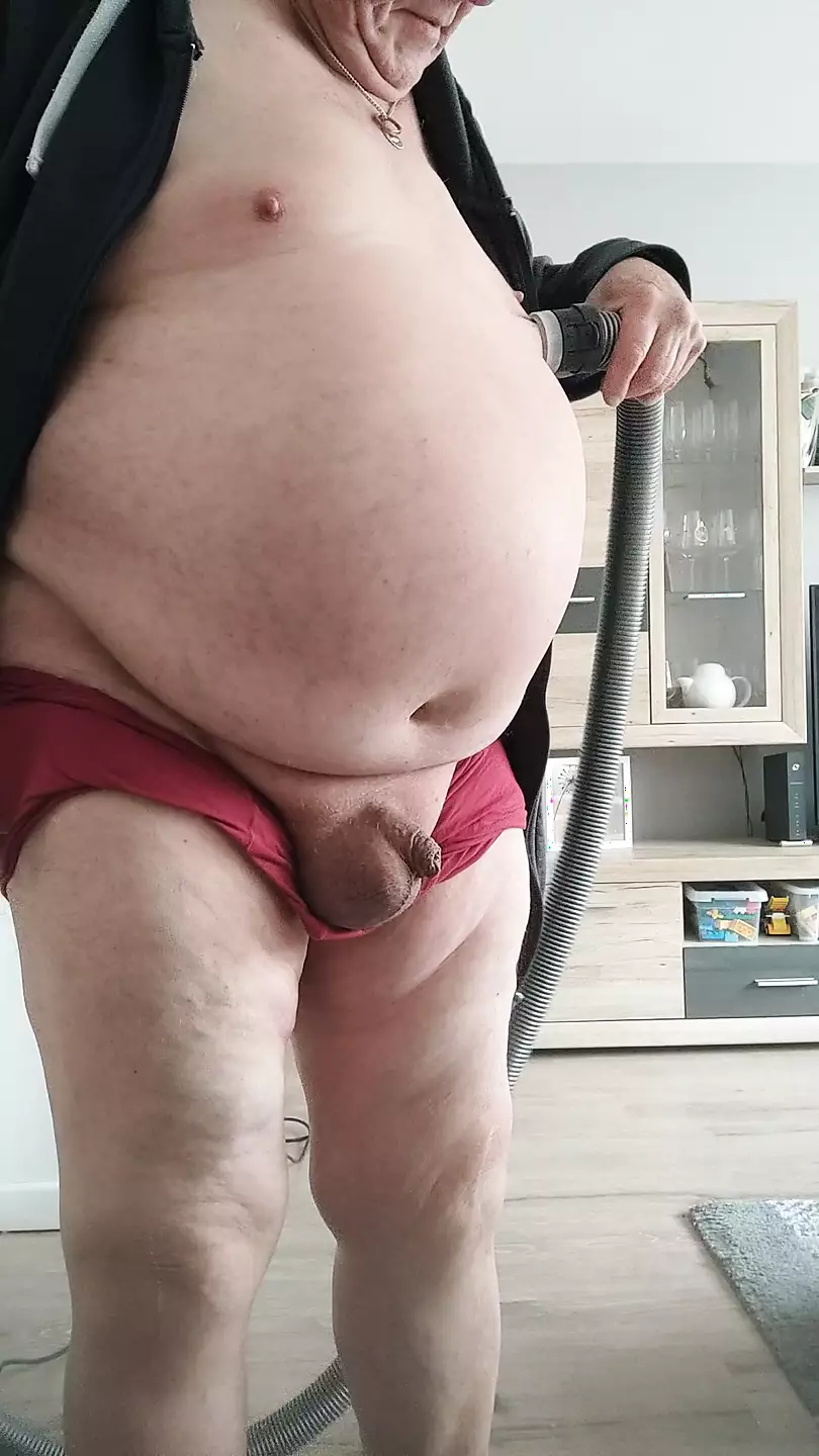 Staubsauger im Gebrauch | xHamster