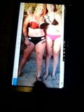 Sperma eerbetoon voor twee bikinimeisjes snapshot 3