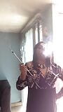 Crossdresser merokok pemegang snapshot 8