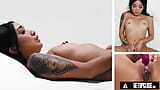 De près - comment des femmes jouissent avec la beauté naturelle Avery Black ! MASTURBATION FÉMININE EN SOLO ! SCÈNE COMPLÈTE snapshot 11