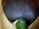 ereccion anal con pepino. snapshot 7