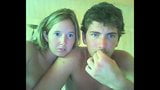Webcam, une adolescente mignonne baise snapshot 25