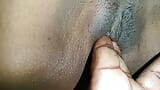 भारतीय गाँव की गर्म पत्नी घर का बना चूत में उंगली चोदन snapshot 9