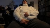 Kelly Mark si masturba nel suo nuovo maglione bianco, parte 2 snapshot 5