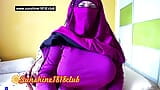 Menina árabe muçulmana em cosplay hijab roxo, peitos grandes, webcam, show gravado em 20 de março snapshot 10