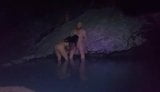 Procace milf asiatica e grande orso russo barbuto fanno sesso in grotta snapshot 4