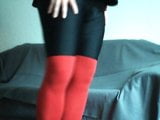 schwarze Radler und rote Strumpfhose snapshot 3