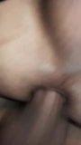 Bir latino&#39;nun sikinin yakın görünümü onun twink arkadaşının kıçını sikiyor snapshot 2