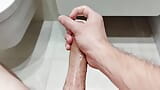 Masturbation dans la salle de bain et éjaculation ww1999xd snapshot 15