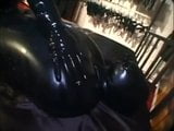 Inflatable rubber bodybag snapshot 7