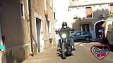 Samantha viene scopata in moto snapshot 1