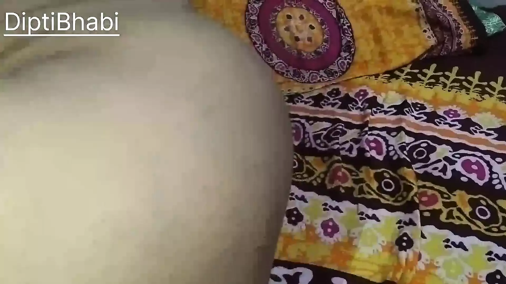 Big ass chubby indian girl showing her asshol,