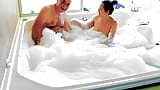 Quente Foamy Jacuzzi sexo com Garabas e Olpr snapshot 4