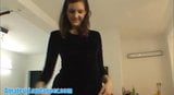 Striptease en lapdance door schattige 18 -jarige Tsjechische studente snapshot 10