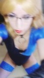 Sissy travestiet masturbeert en komt weer klaar snapshot 4