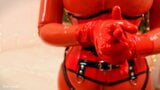 Strap-on-Latex, Gummi-POV-Domina, kostenloses Porno-Video Arya Grander snapshot 3