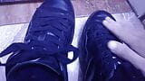 SWEATY SIZE 10 FEET IN LEATHER SHOES snapshot 3