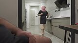 Enorme culo hijab mucama me atrapó masturbándome en la cocina. snapshot 4