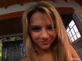 Ashlynn si masturba con un enorme giocattolo snapshot 5