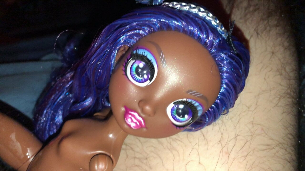 Cum di boneka bailey krystal pelangi tinggi