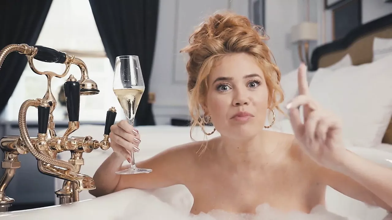 Palina Rojinski nackt in der Badewanne | xHamster