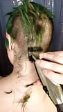 Corte de cabelo fetiche gótica grandona Adama Daat dá a si mesma uma Chelsea e um orgasmo snapshot 11