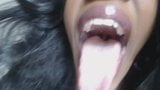 Фетиш у роті чорношкірої жінки snapshot 4