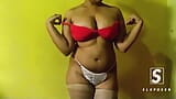 Sri Lanka adolescente muestra sus grandes tetas snapshot 7