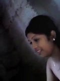 Indische mooie vriendin die zwarte pik zuigt snapshot 1
