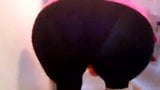 V huge booty.... snapshot 1