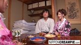 Japanse geisha wordt geneukt terwijl haar vriendin slaapt snapshot 4