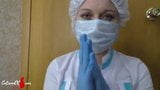 Une MILF en costume de docteur snapshot 1