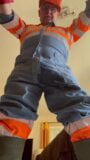 In Overalls, Stiefel und Handschuhe snapshot 5