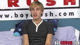 Blondes Twink, Dildo fickt sich während der Solo-Masturbation snapshot 3