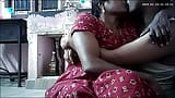 Suri rumah India bercium bibir pantat snapshot 15