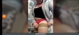 Reife Frau nackt im Supermarkt zeigt Muschi und Titten snapshot 1