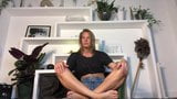 Pr. красотка милфа на ступнях для йоги snapshot 9