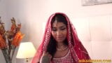 Echte indische Desi Teen Braut in Suhaag Raat in Arsch und Muschi gefickt snapshot 3