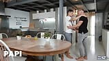 Depois de foder na cozinha, Matt Anders e Bastian Karim se mudam para o quarto para serem mais confortáveis - PAPI snapshot 1