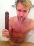 Ragazzo popperizzato ingoia dildo snapshot 3