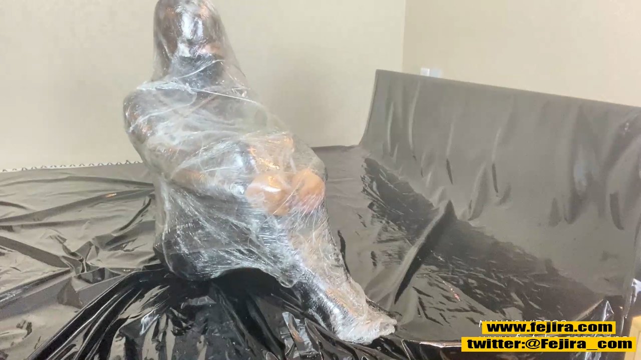 Fejira com - polepený orgasmus z plastové lepící fólie, svazování bondage