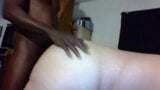 Межрасовый секс - милфа с толстой задницей трахается большим черным членом snapshot 14