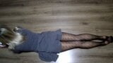 Meine Beine in Strumpfhosen, Füße, Zehen, kurzes Kleid snapshot 8